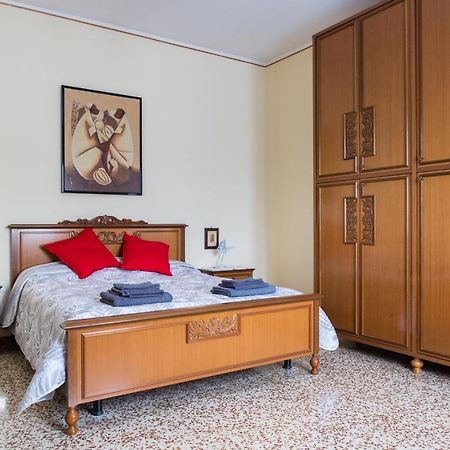 A Pochi Passi Dal Centro E Dall'Ospedale Di Parma公寓 外观 照片