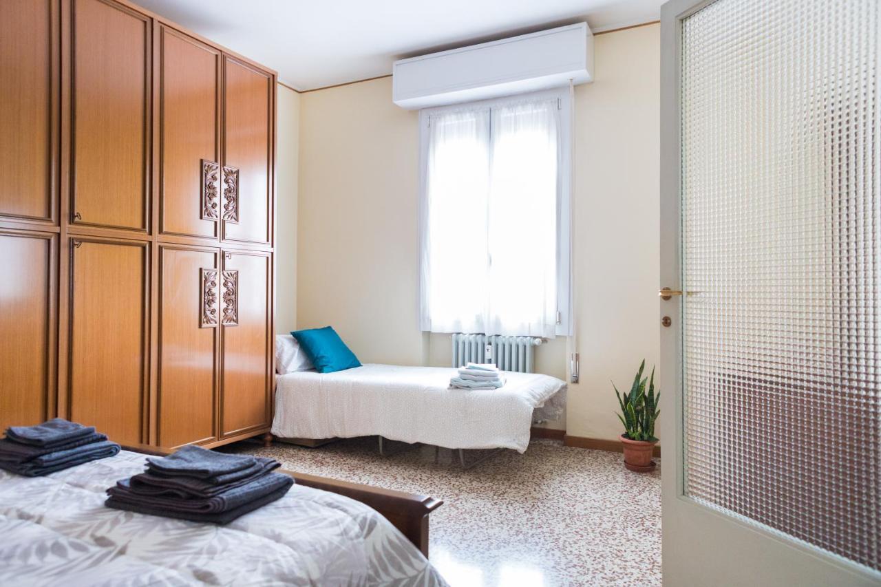 A Pochi Passi Dal Centro E Dall'Ospedale Di Parma公寓 外观 照片